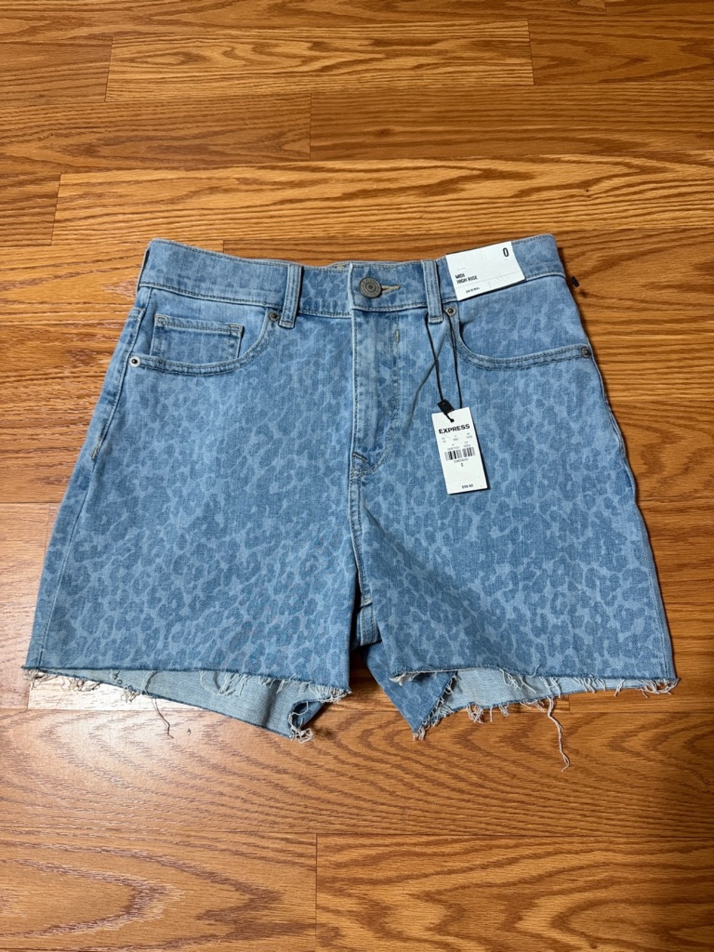Express Light Blue Leopard Denim Shorts Size 28 - Picture 2 of 6